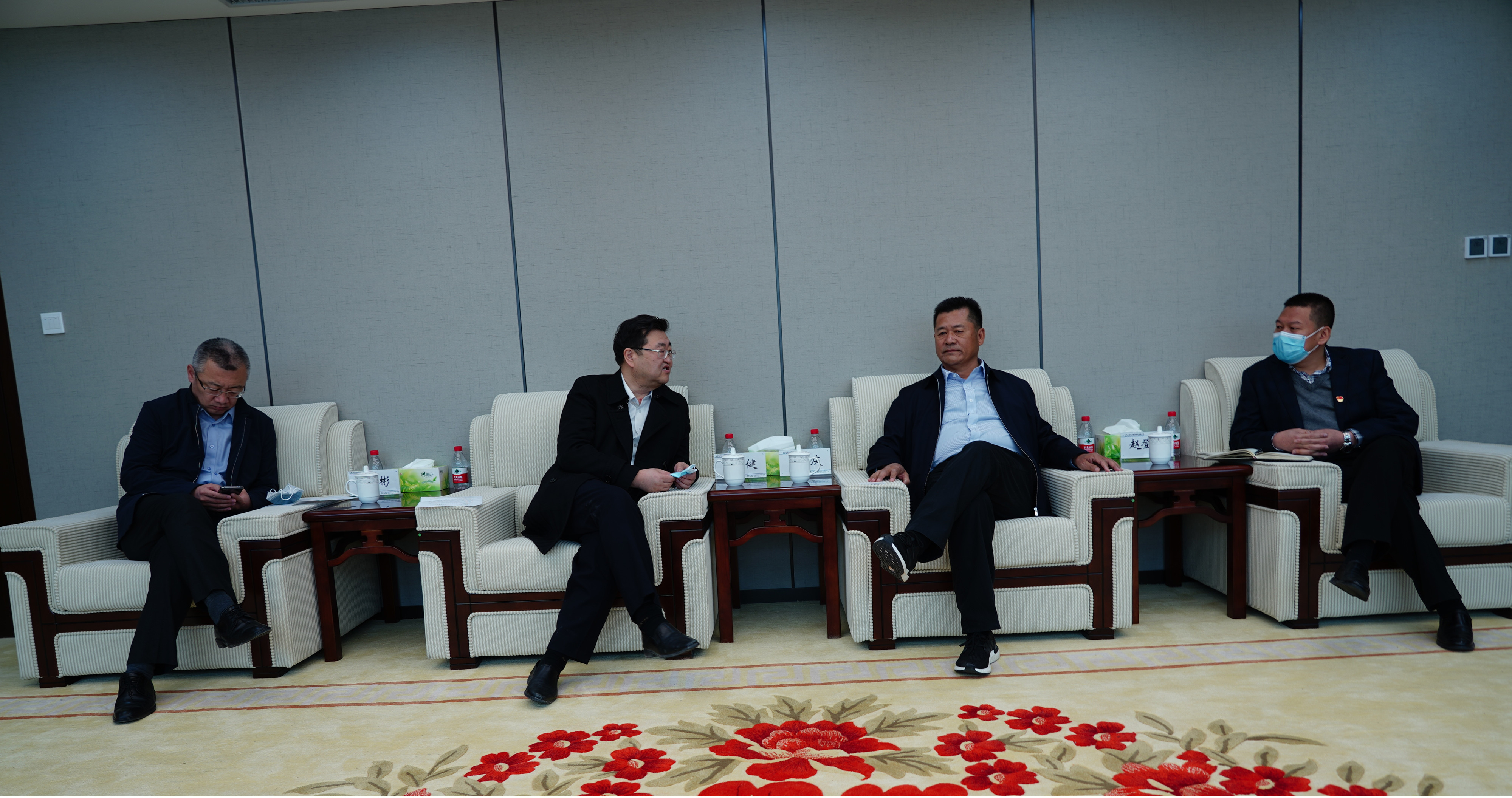 宋忠慶會(huì)見浙商銀行蘭州分行黨委書記、行長申健一行